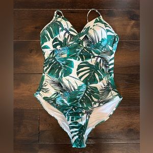 EUC Women’s swimsuit size 12